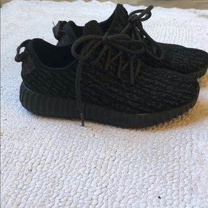 Nock off Yeezy black pirate